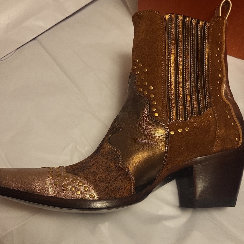 Stylish Brown and Gold Ankle Booties - Picture 3 of 15